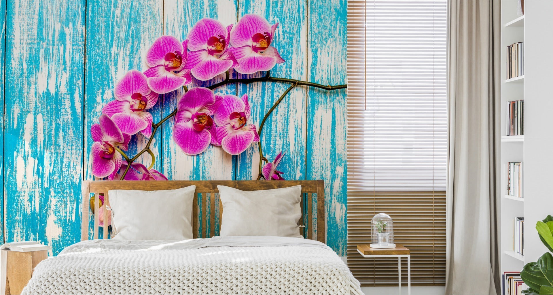 Fototapet Orkideer På Bakgrunn Av Brett