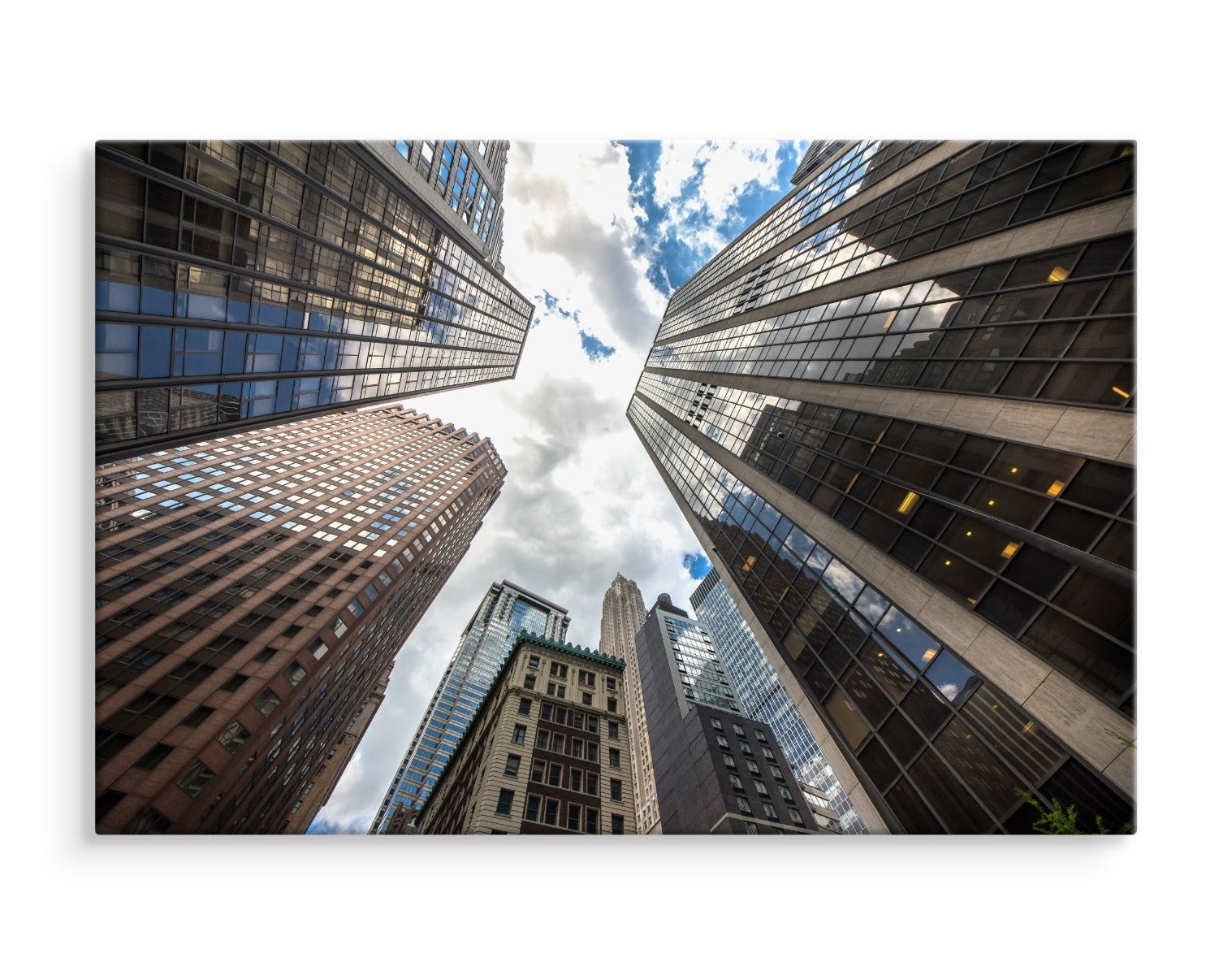 Sett underfra av new york citys skyskrapere