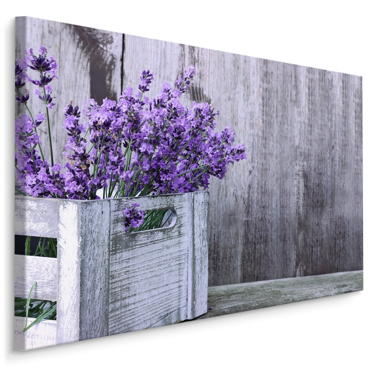Lavendelblomster i en trekasse