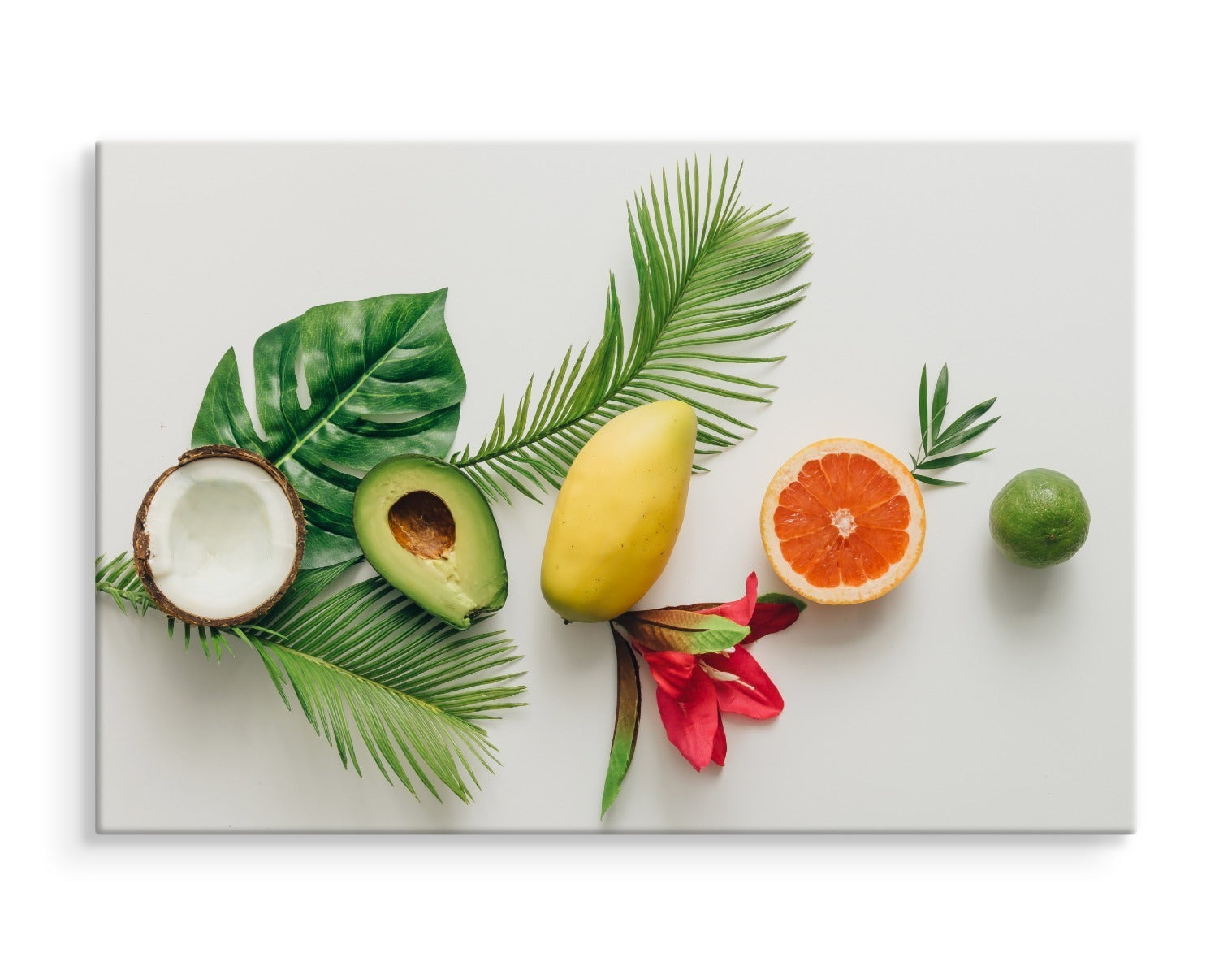 Fargerik tropisk frukt og blader
