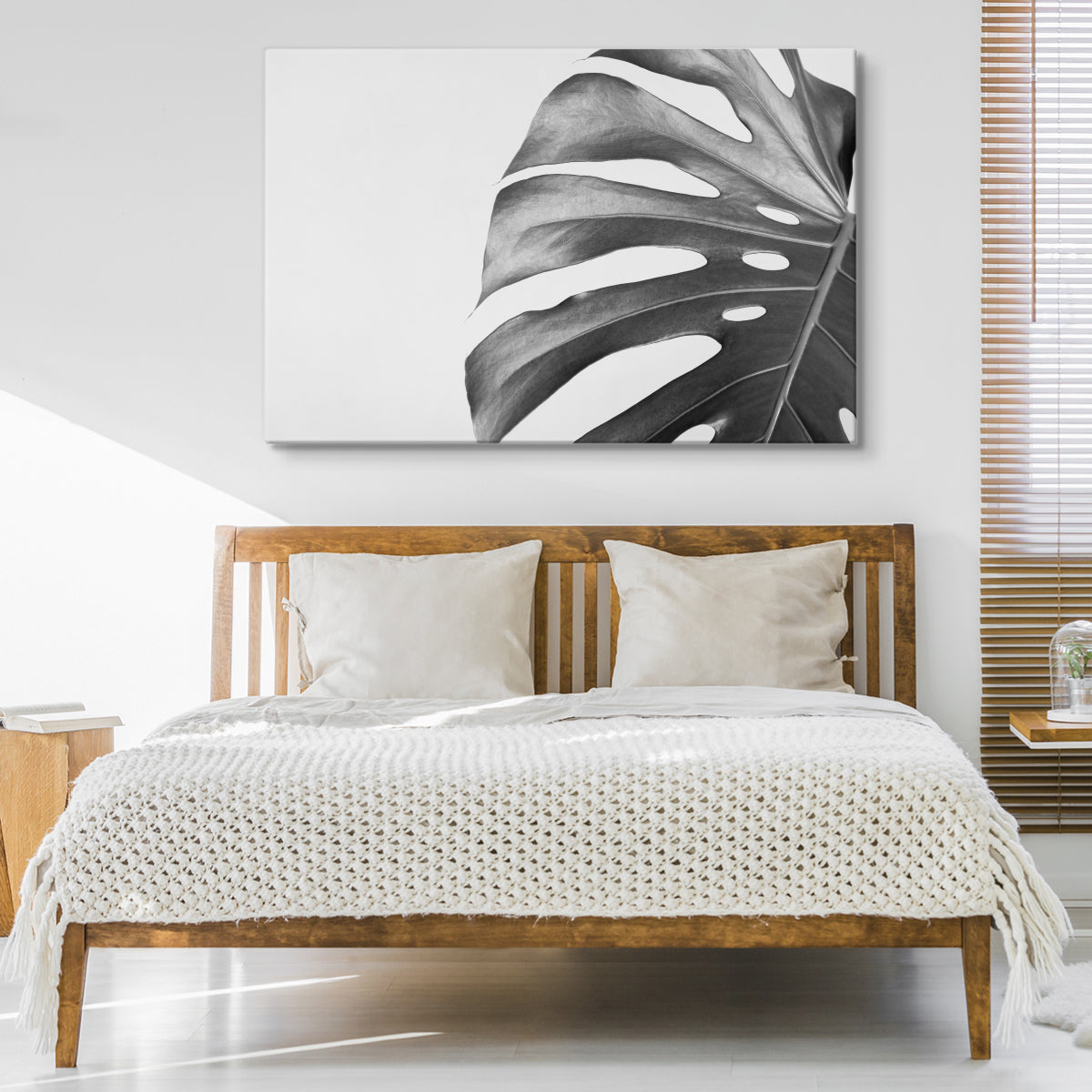 Monstera blad i sort og hvit versjon