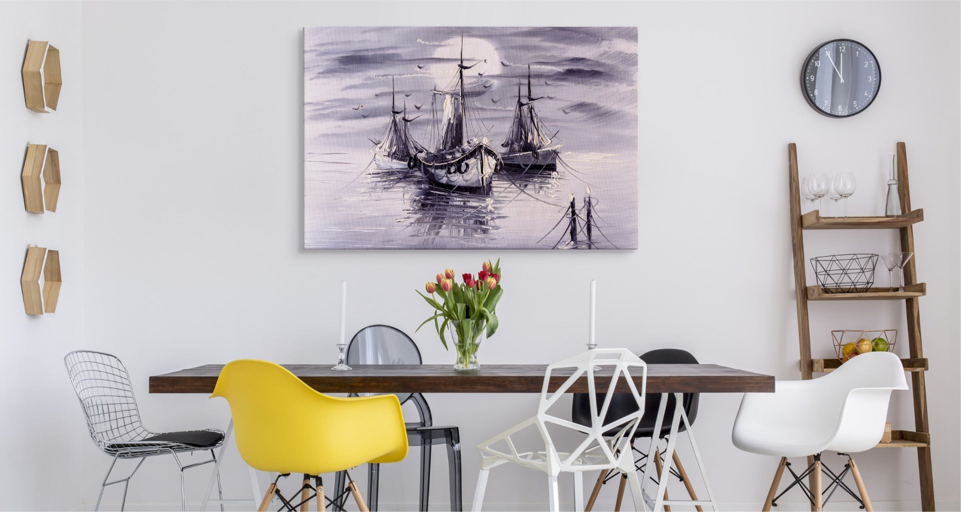 Havet og skipene er malt